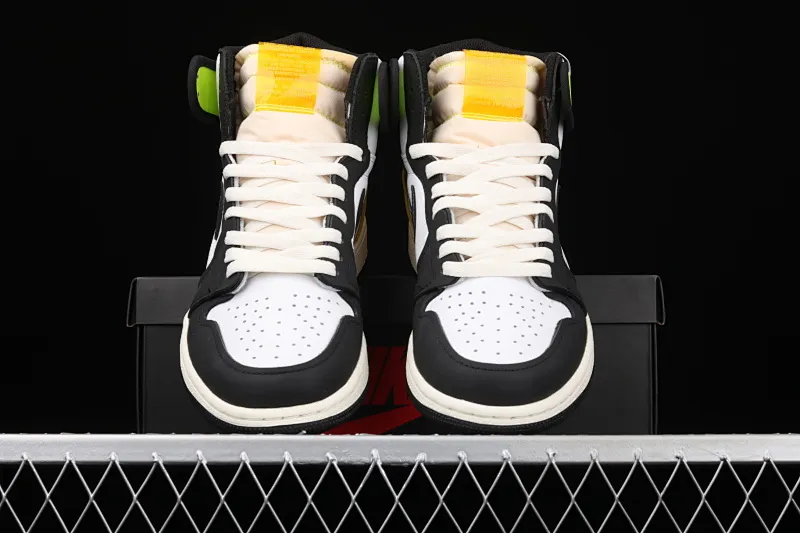 All categories Air Jordan Jordan series basketball shoes Air Jordan 1 High Air Jordan 1 Retro High OG AJ1 Joe 1 fluorescent yellow toe 555088-118
